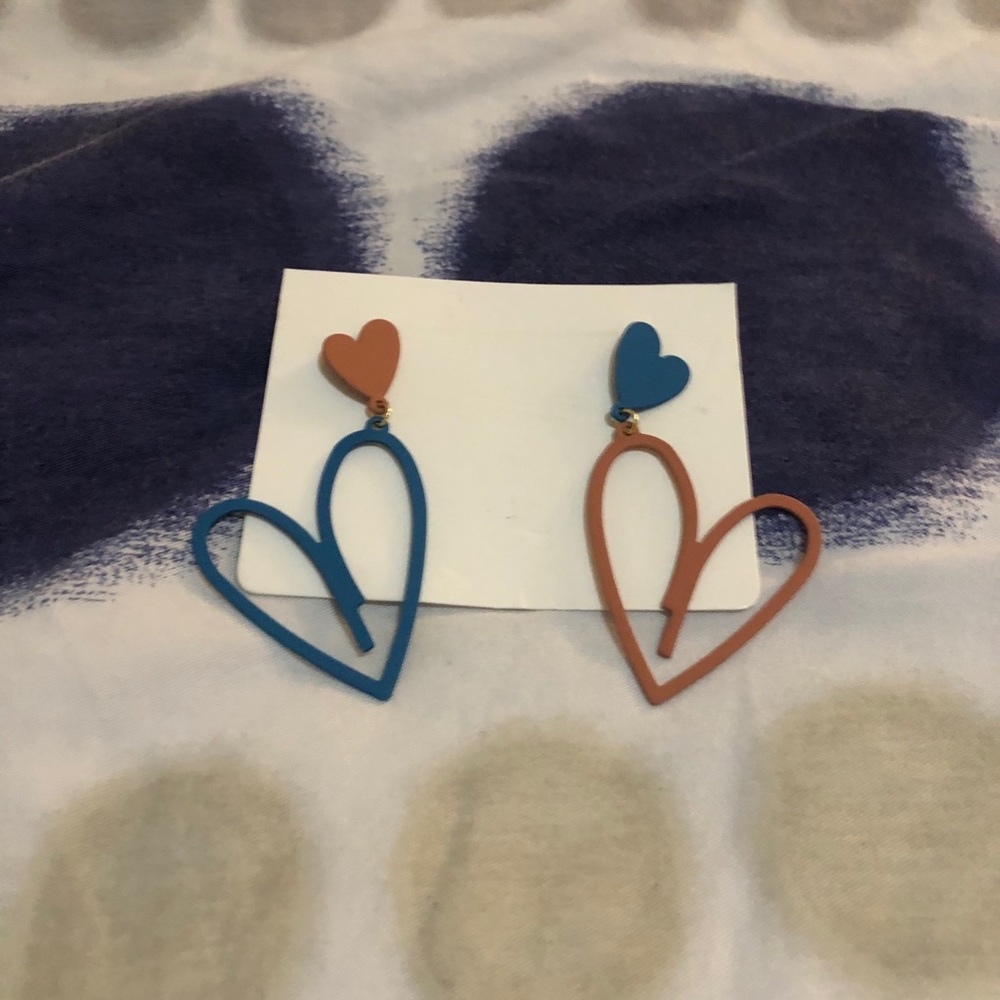 NEW Stud Dangle Heart Earrings - Picture 6 of 7